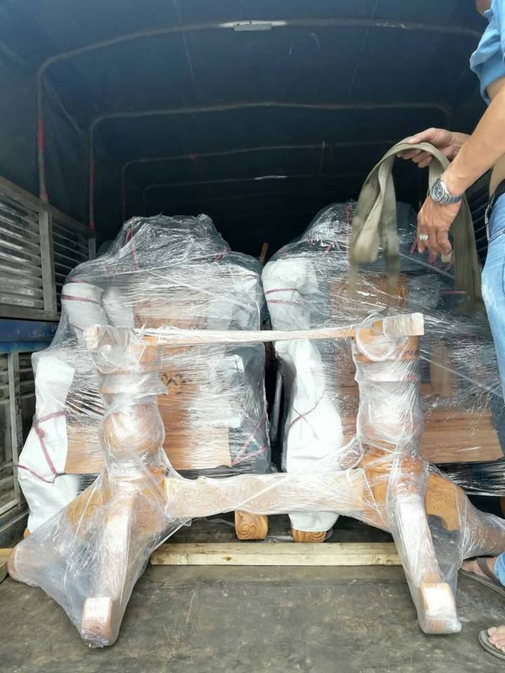 Vận chuyển bàn ghế gỗ