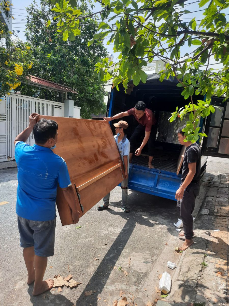 Vận chuyển bàn ghế gỗ