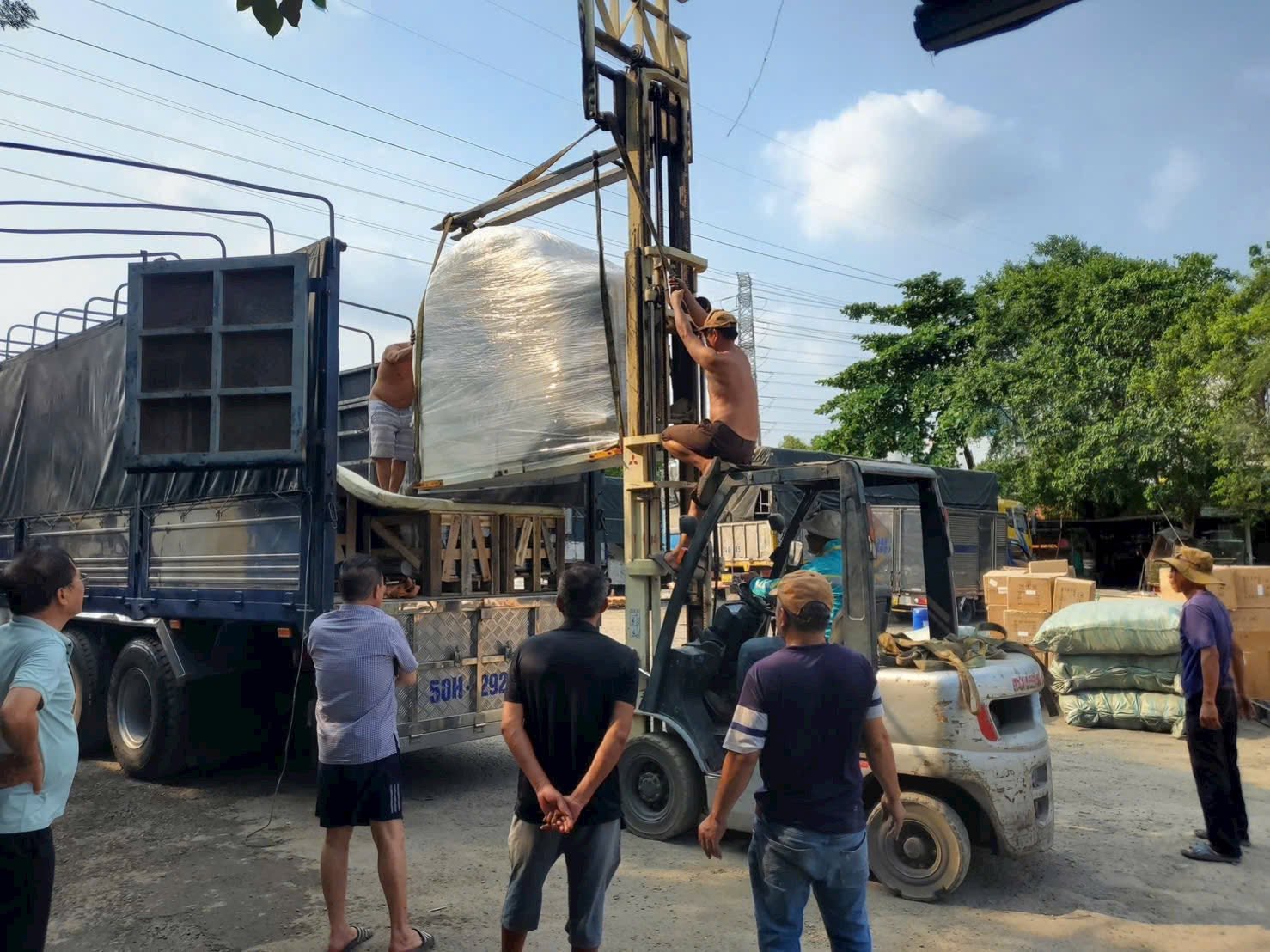 vận chuyển hàng đi kho tenamexco